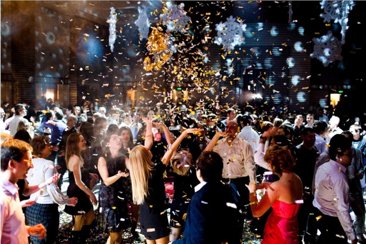 <p><span style="color: rgb(224, 91, 165);">Бизнес - вечеринка</span></p>